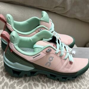 On Running Women's Cloudewander Doe Ivy Pastel Pink and Mint Sneakers